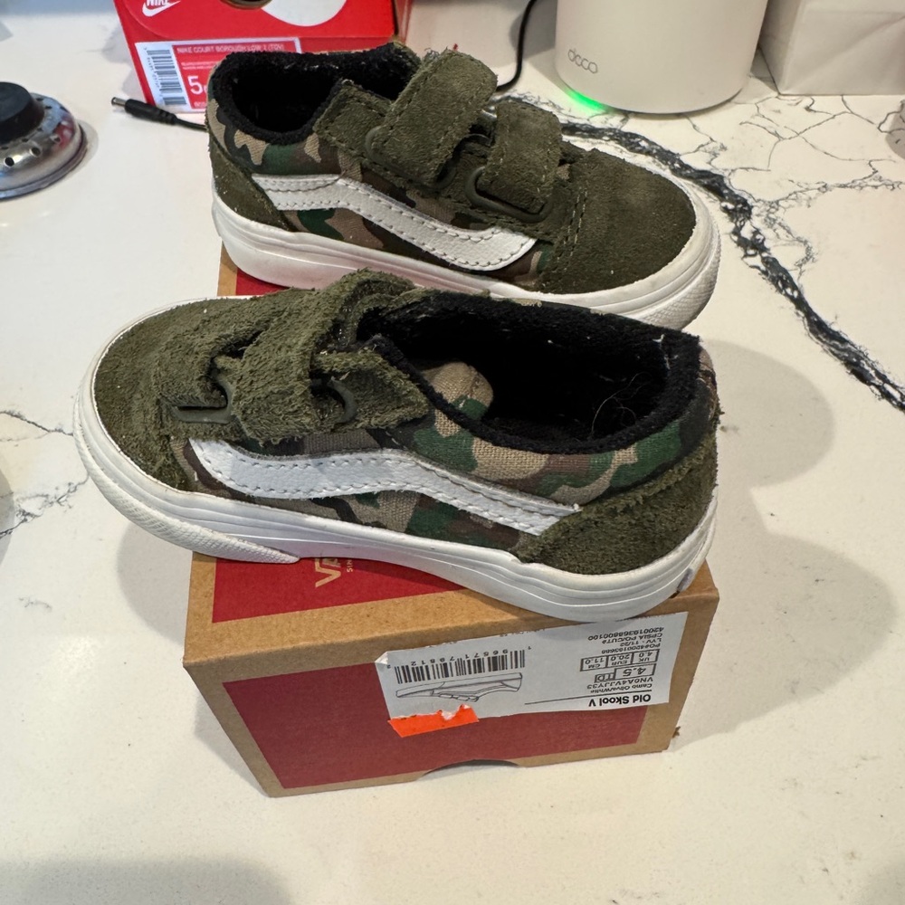 Vans Kids Green Camouflage Sneakers. 4.5 toddler